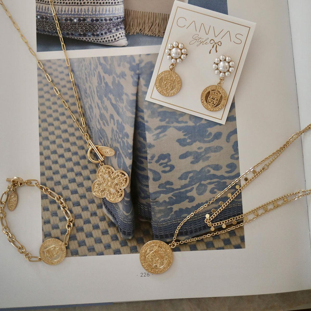 CANVAS Style x MaryCatherineStudio French Quatrefoil T-Bar Necklace in Worn Gold - Canvas Style