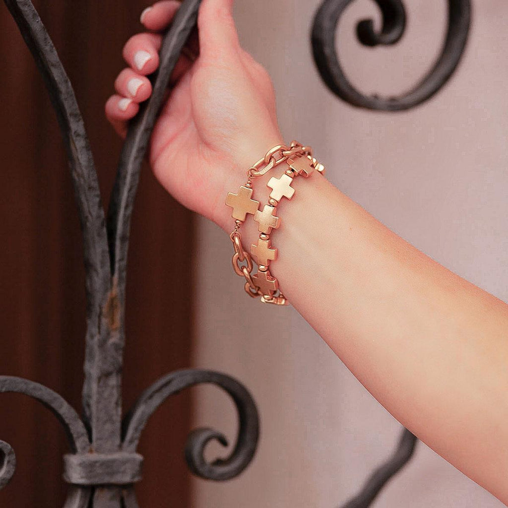 Edith Small Cross Chain Bracelet in Worn Gold - Canvas Style